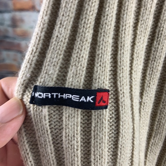 North Peak tan long sleeve V neck sweater size L - Picture 3 of 5